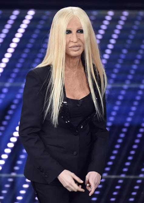 imitazioni virginia raffaele donatella versace|Virginia Raffaele a Sanremo 2016: l’imitazione di .